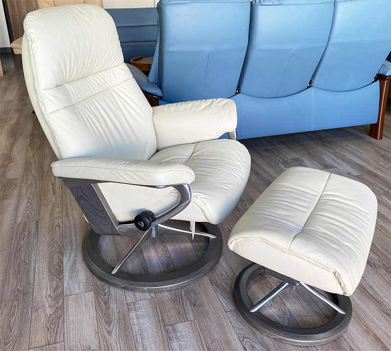 Stressless Sunrise Signature Polished Aluminum Paloma Light Grey Leather Recliner and Ottoman by Ekornes